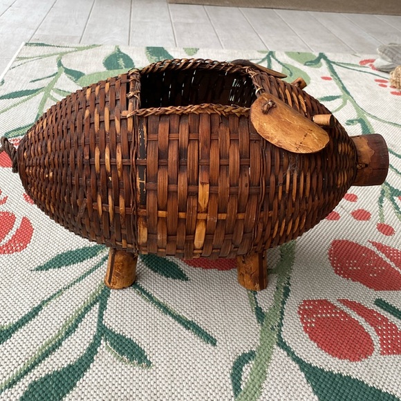 Vintage Mid 20th Century Hand Woven Wicker and Bamboo Large Pig Basket - Picture 6 of 13